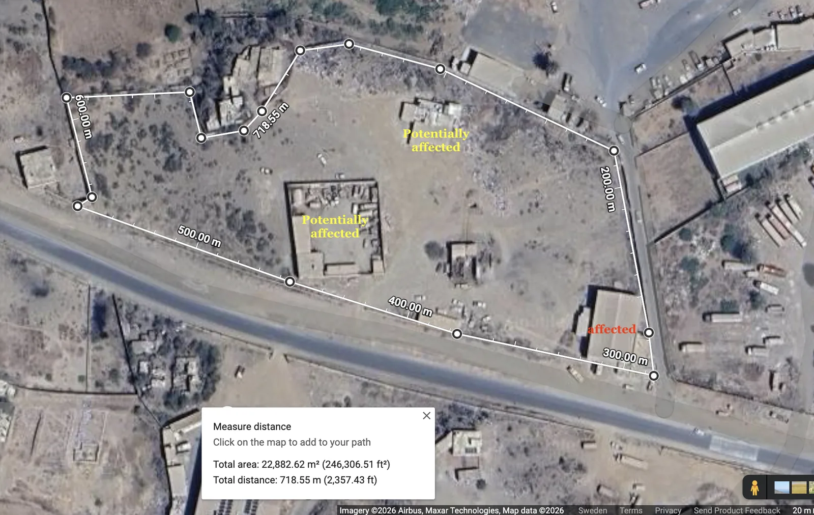 صورة من Google Earth تُظهر السور الذي يجمع النقاط المتأثرة